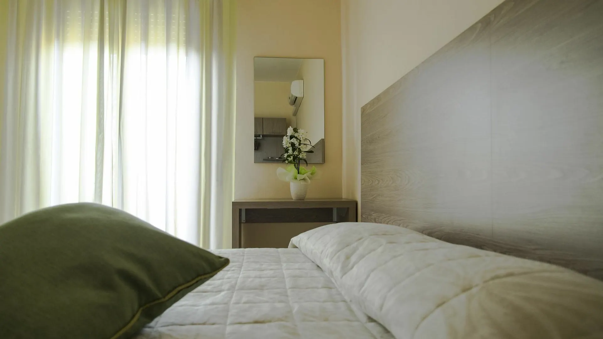 Hotel La Rosa Del Tirreno Livorno 3*,
